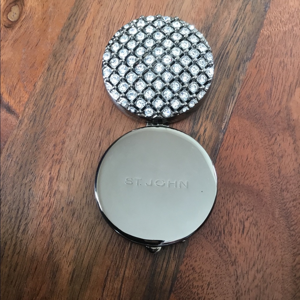 St. John Compact Mirror - Picture 2 of 4